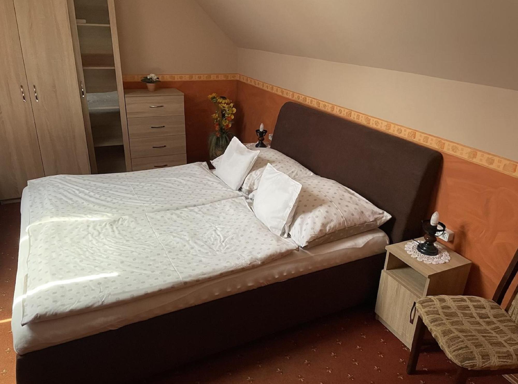 Rozmann Family Panzio & Apartmanhaz Sárvár Buitenkant foto