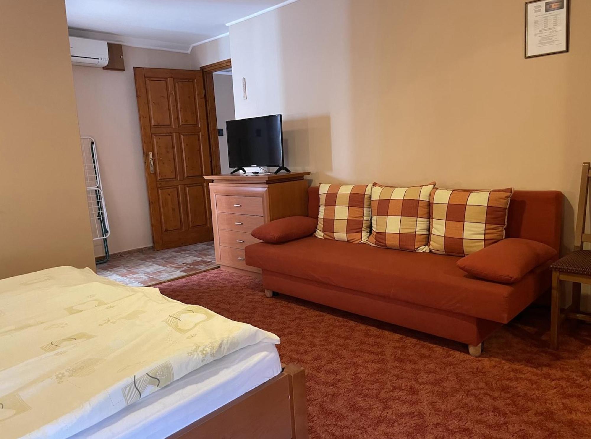 Rozmann Family Panzio & Apartmanhaz Sárvár Buitenkant foto