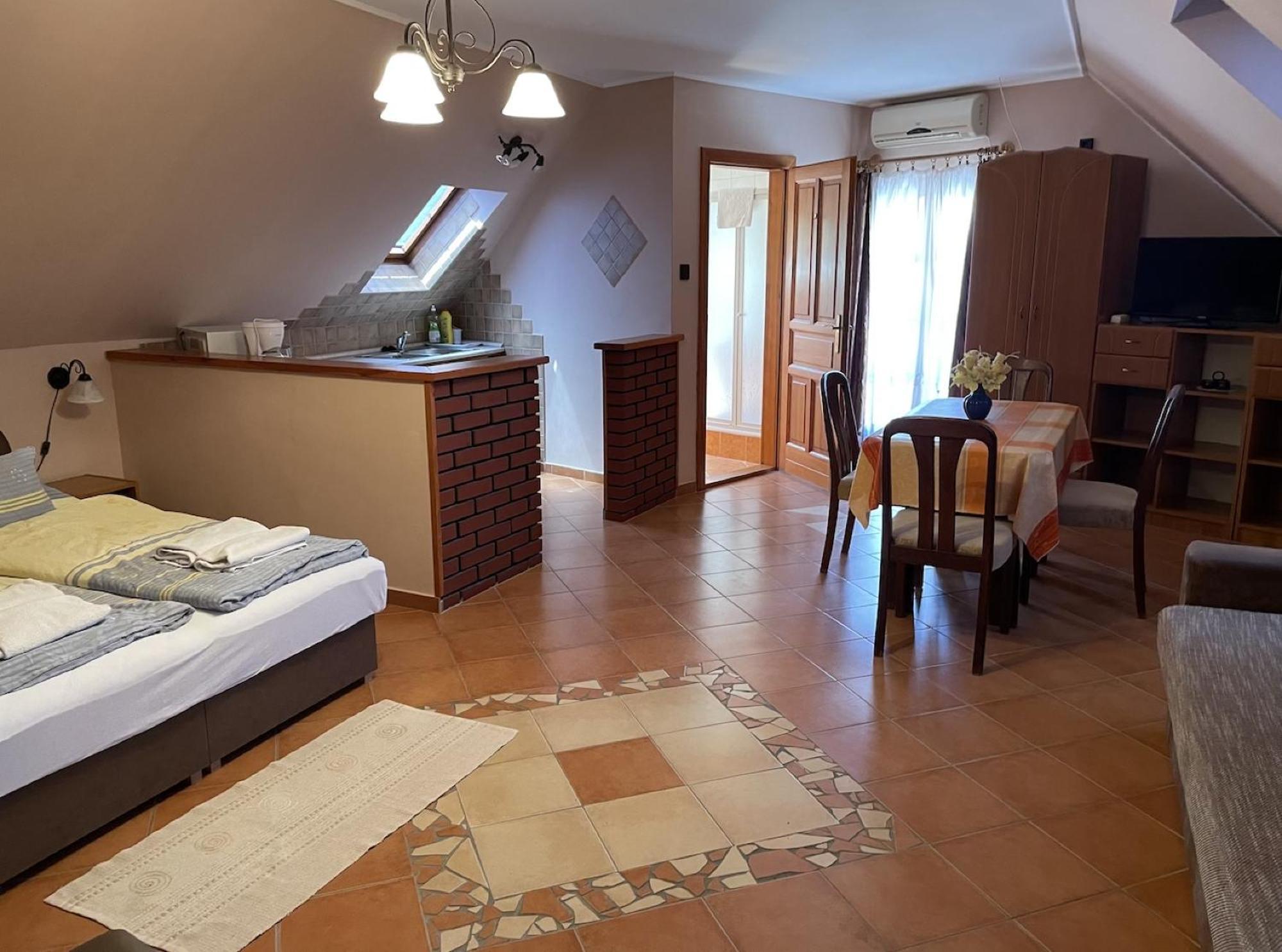 Rozmann Family Panzio & Apartmanhaz Sárvár Buitenkant foto