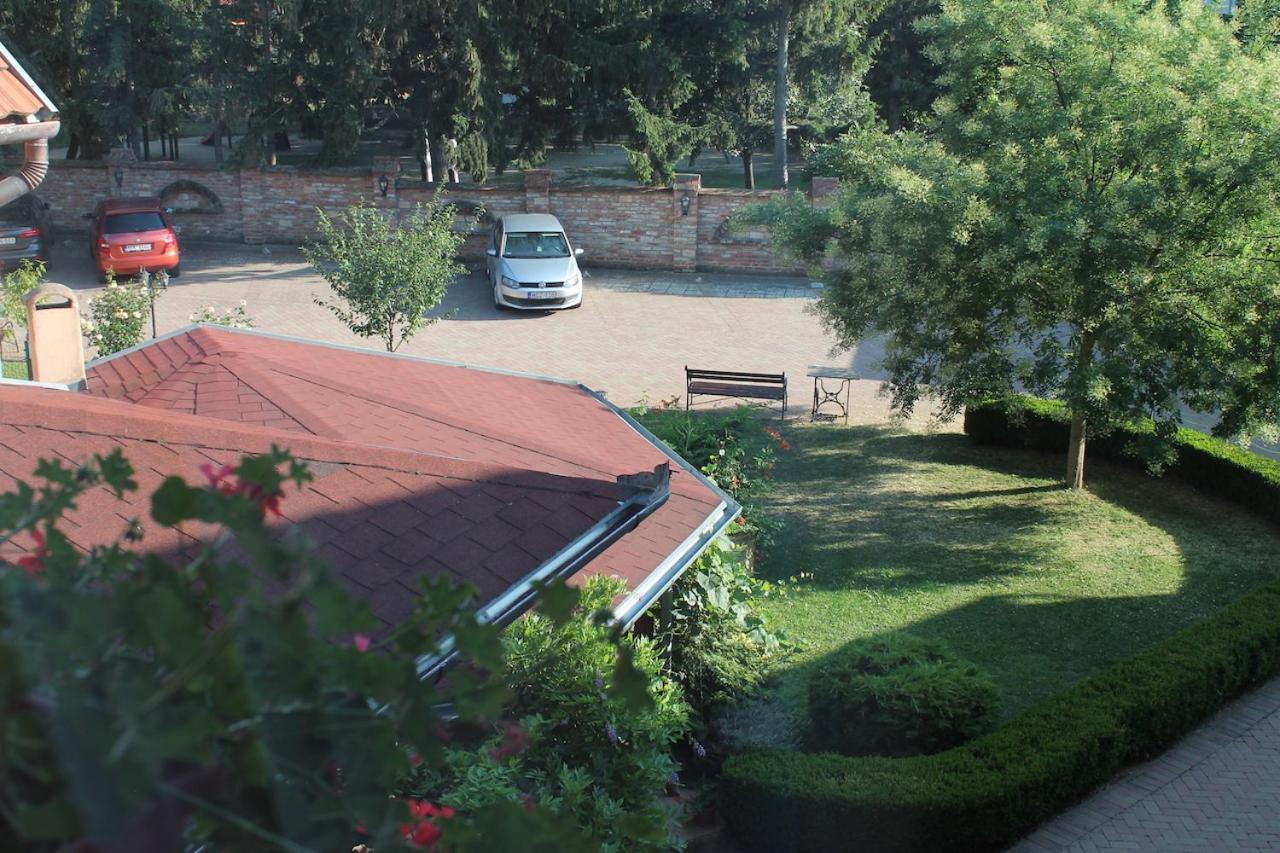 Rozmann Family Panzio & Apartmanhaz Sárvár Buitenkant foto