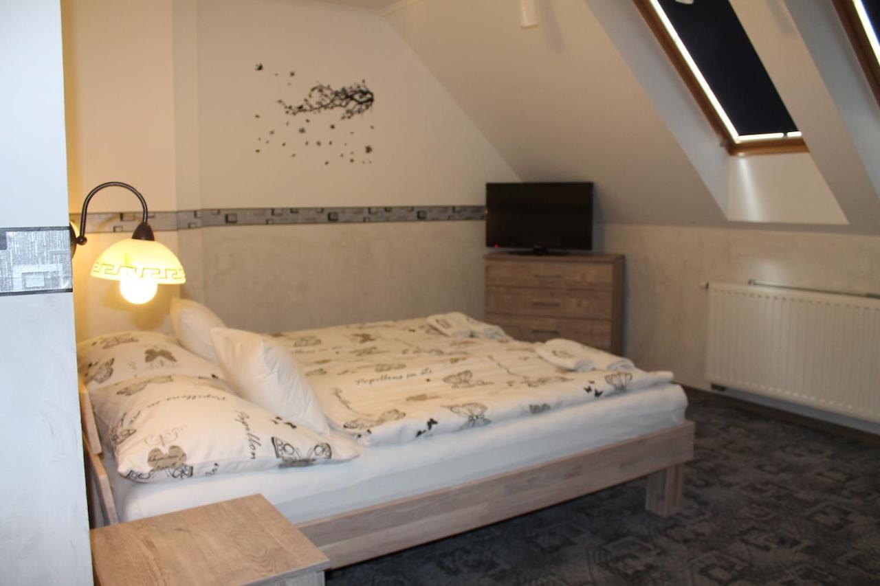 Rozmann Family Panzio & Apartmanhaz Sárvár Buitenkant foto