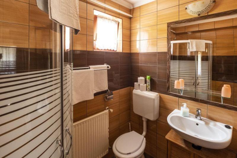Rozmann Family Panzio & Apartmanhaz Sárvár Buitenkant foto
