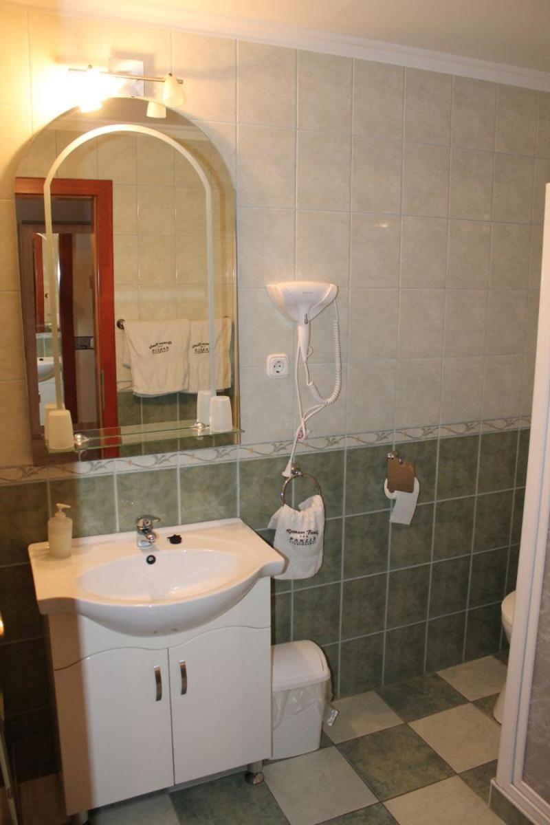 Rozmann Family Panzio & Apartmanhaz Sárvár Buitenkant foto